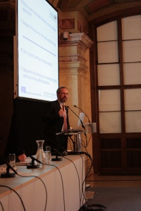 Hans Uszkoreit giving a lecture at the European Semantic Technology Conference 2008 (Vienna, Austria)