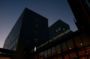 "Universiteit van Amsterdam" at night